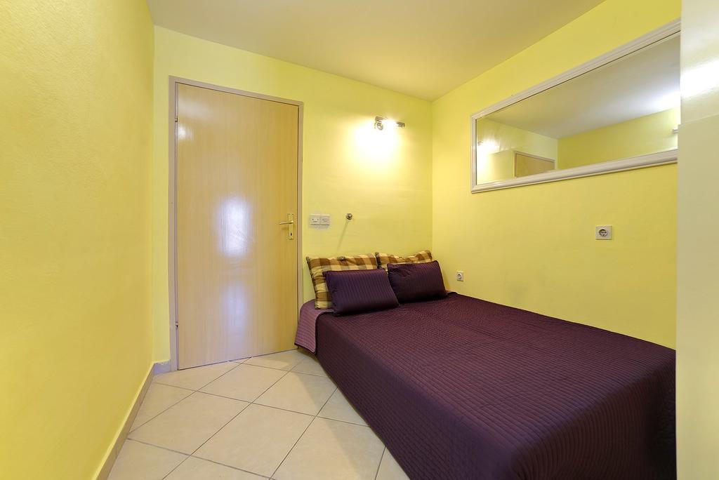 Apartments Tereza 1352 Pula Exterior foto